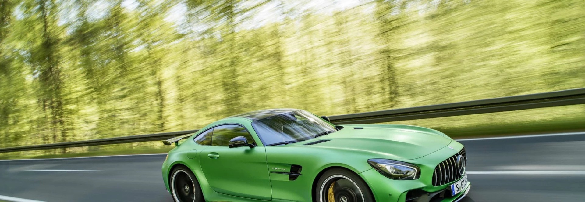 Mercedes’ 577bhp AMG GT R Coupe Pricing Announced 